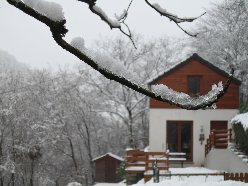 Cottage With A Terrace And A View Of The Valley 아이웨일 외부 사진
